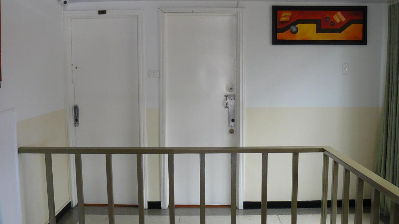 Hotel Lourdes La 62 Богота Екстериор снимка